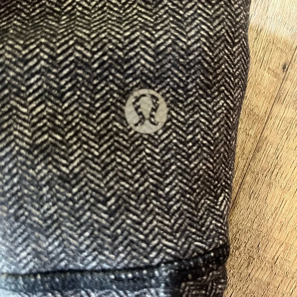 lululemon athletica Gray Herringbone Leggings - Picture 2 of 3